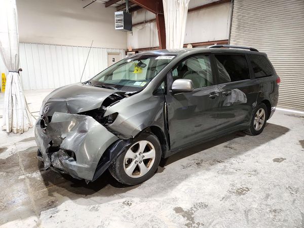 2012 TOYOTA SIENNA — DSFA — Front 3/4