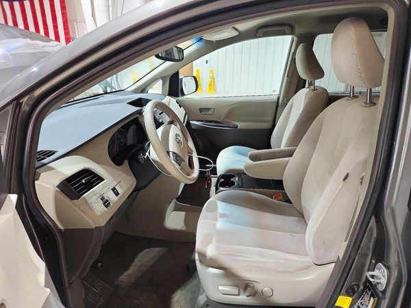 2012 TOYOTA SIENNA — DENT