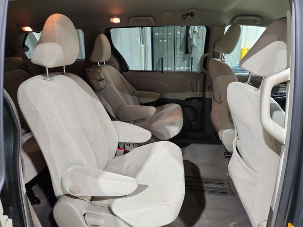 2012 TOYOTA SIENNA — PSRS