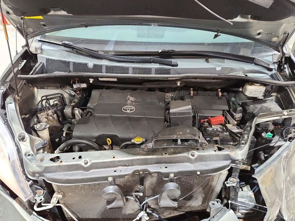 2012 TOYOTA SIENNA — Engine bay