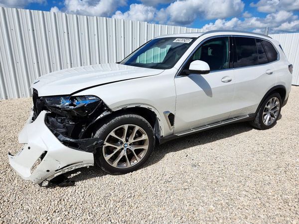 2026 BMW X5 xDrive40 — Front 3/4