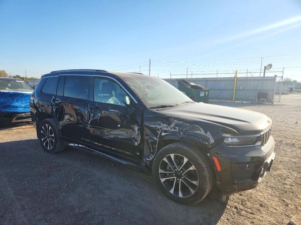 2022 JEEP GRAND CHEROKEE Overland — Passenger 3/4