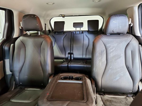 2027 KIA CARNIVAL LXS — SUVN