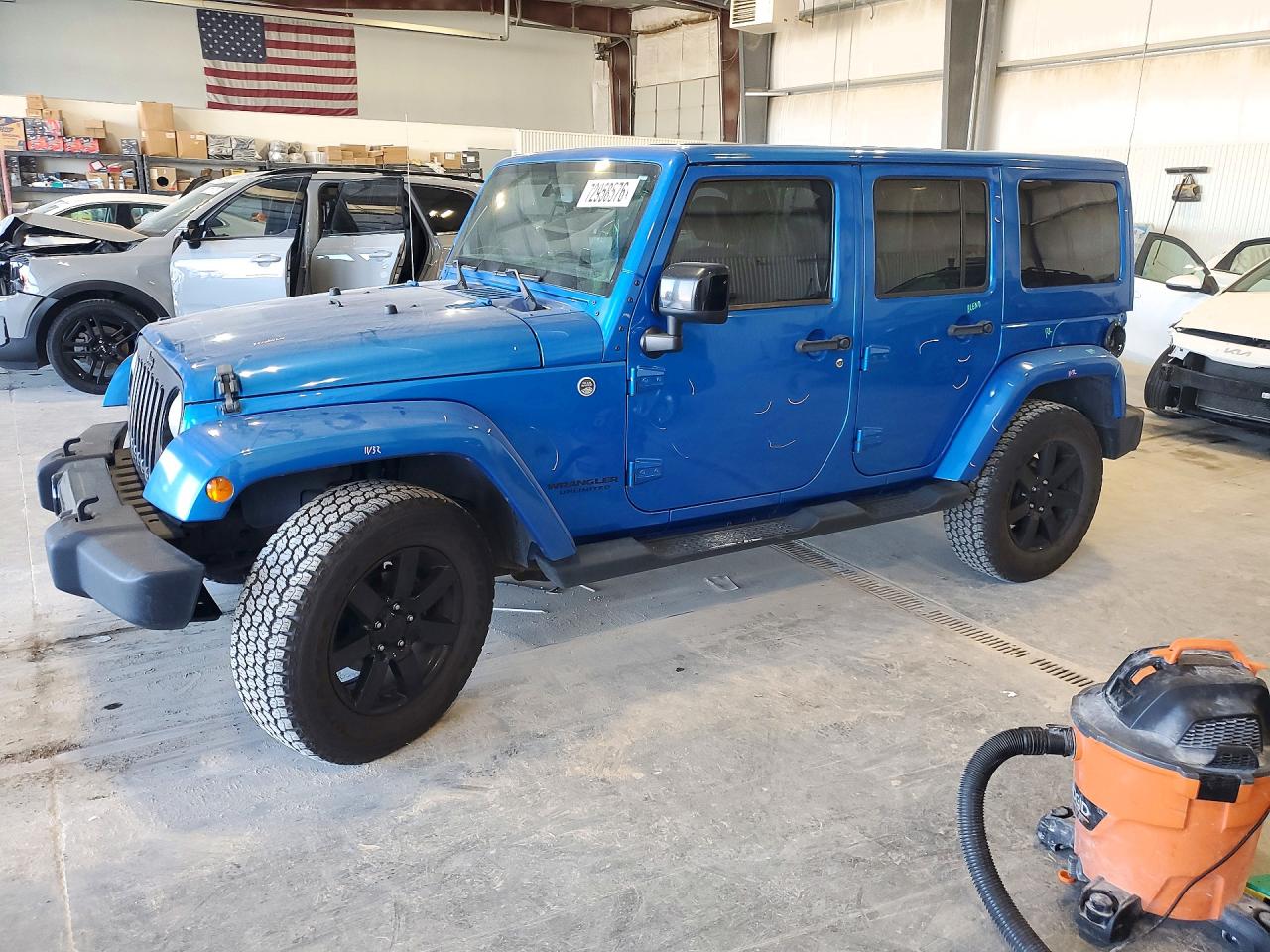 2014 JEEP WRANGLER Sahara — Front 3/4