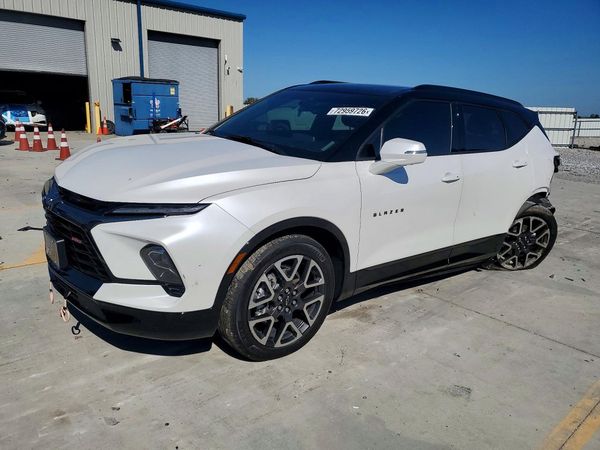 2025 CHEVROLET BLAZER RS — Front 3/4