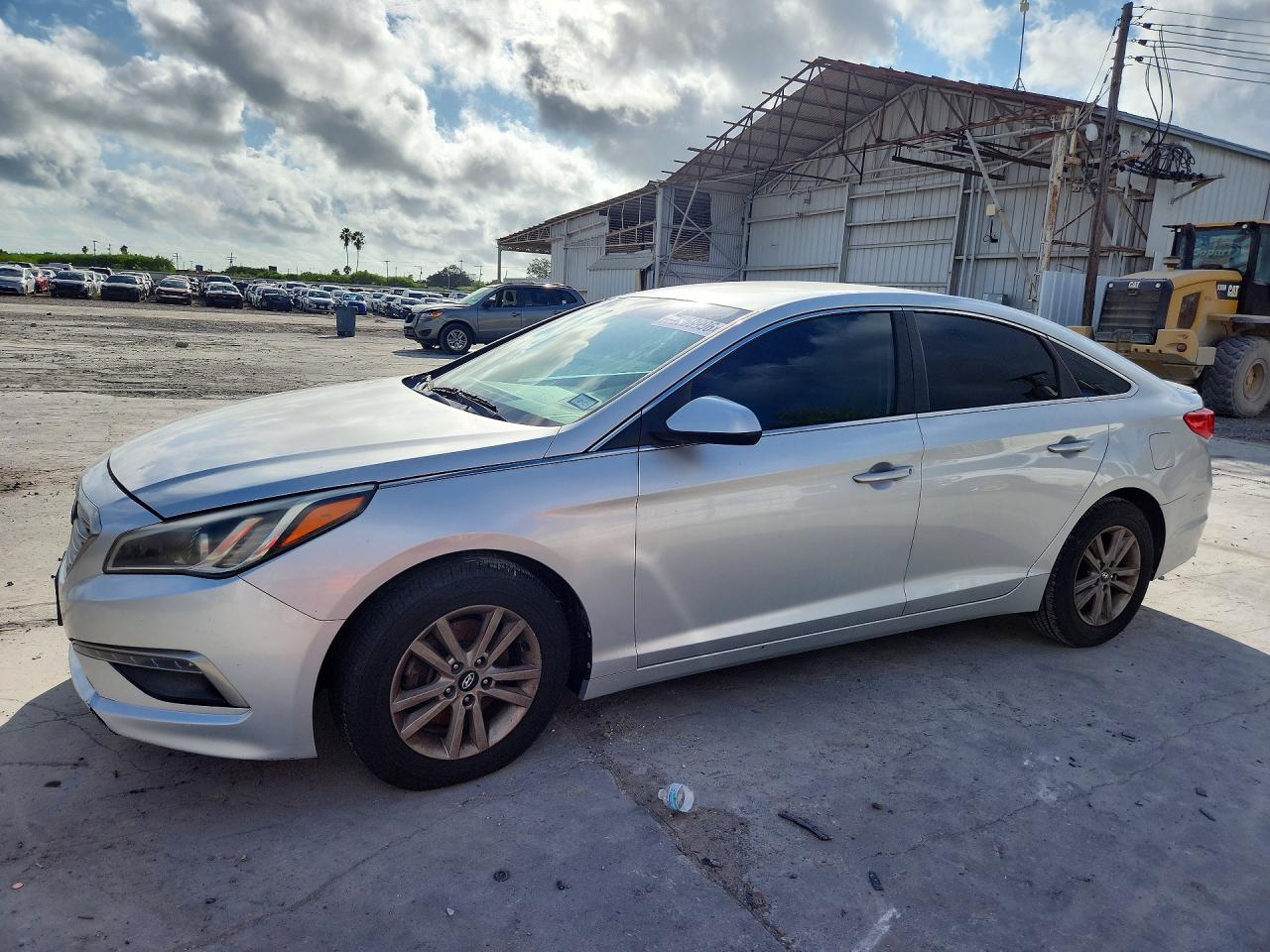 2015 HYUNDAI SONATA SE, ECO — Front 3/4