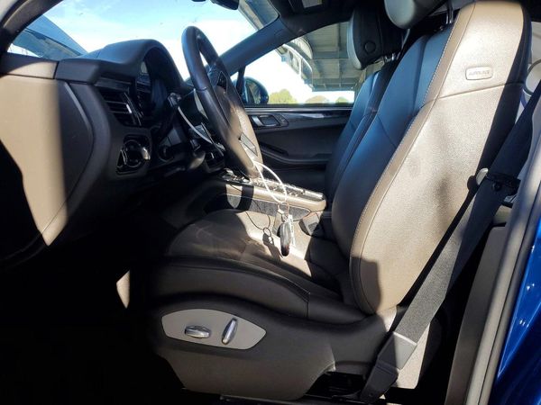 2019 PORSCHE MACAN — DENT