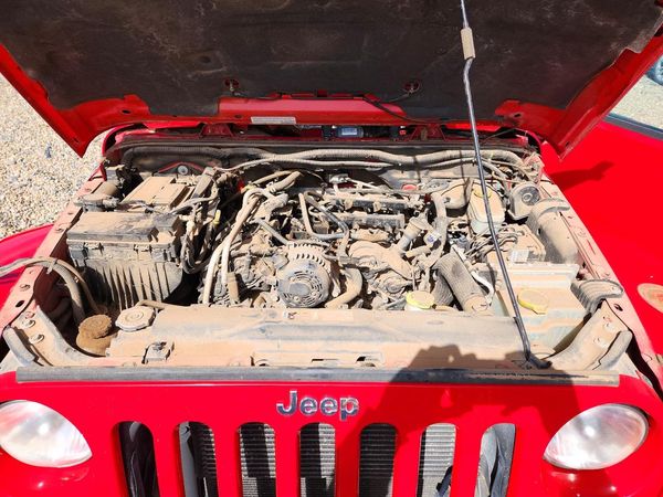2014 JEEP WRANGLER Rubicon — Engine bay