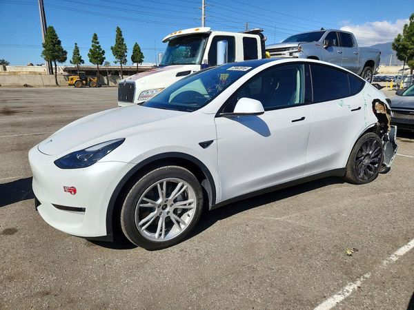 2023 TESLA MODEL Y — DSFA — Front 3/4