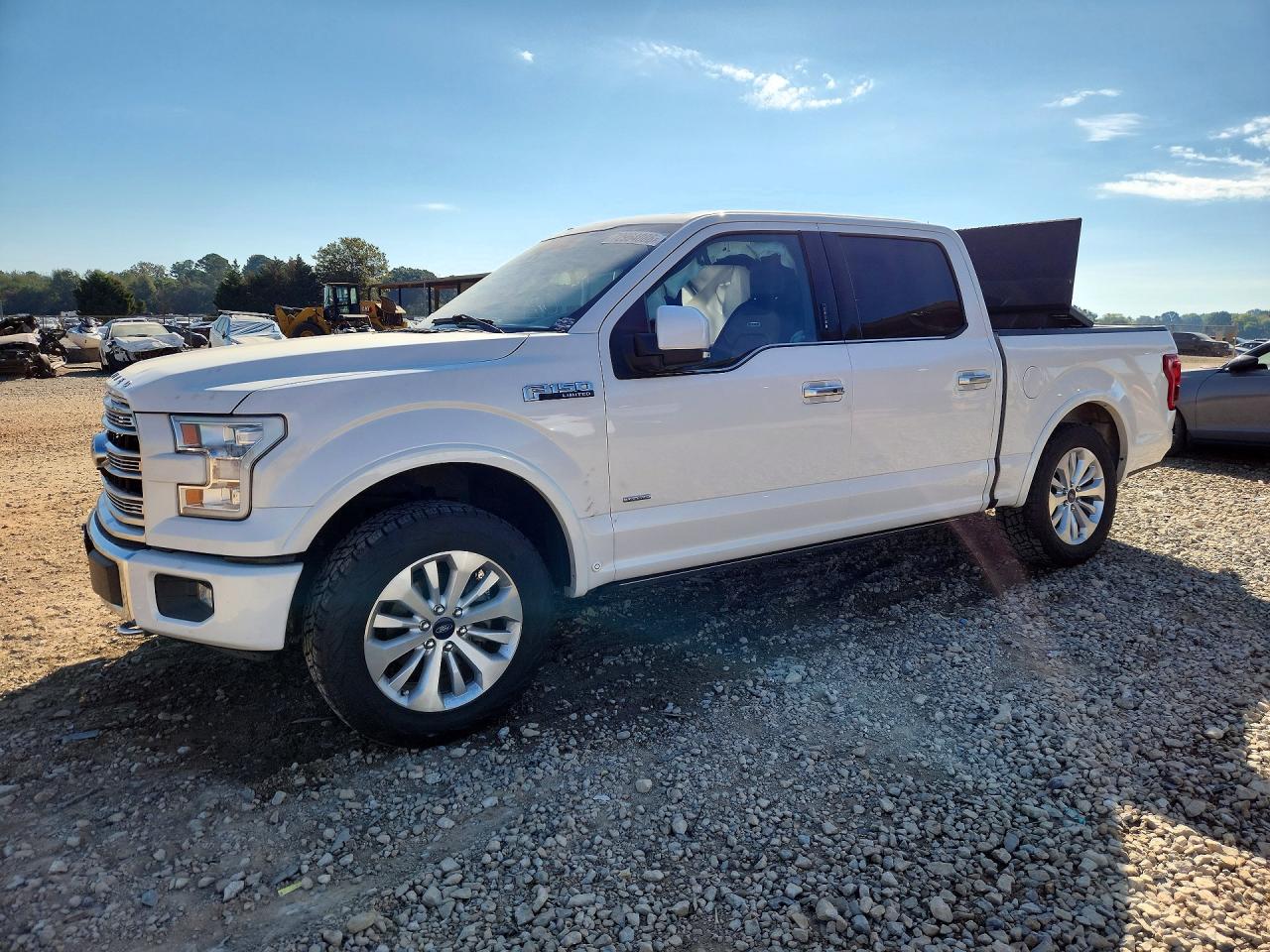 2017 FORD F150 SuperCrew — Front 3/4