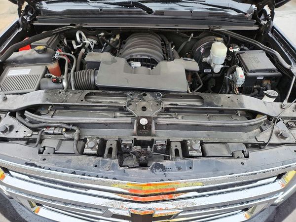 2019 CHEVROLET TAHOE Premier — Engine bay