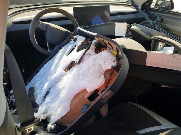 2025 TESLA MODEL 3 — CKPT