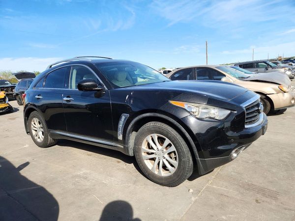 2013 INFINITI FX37 — Passenger 3/4