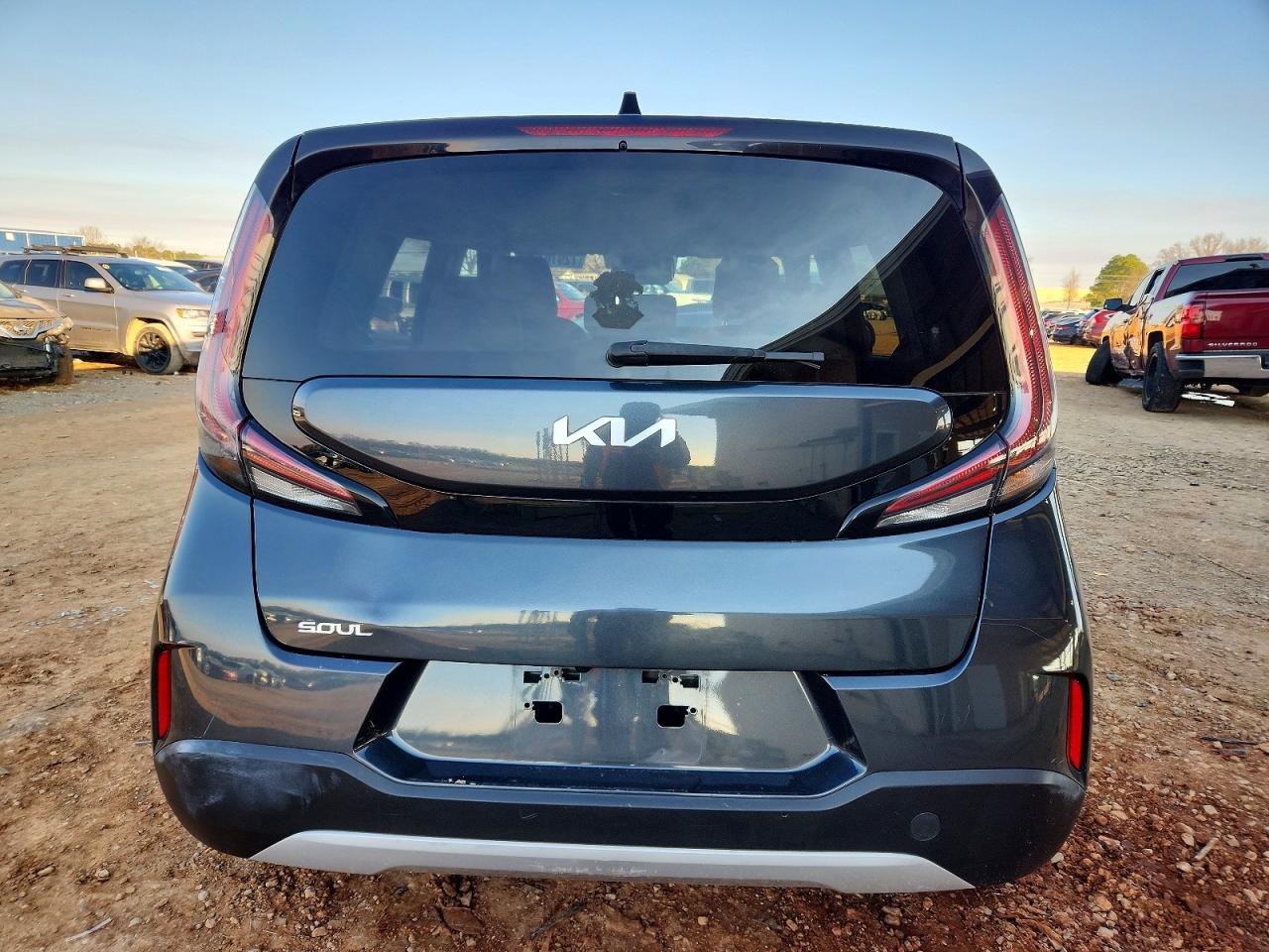 2023 KIA SOUL LX, S