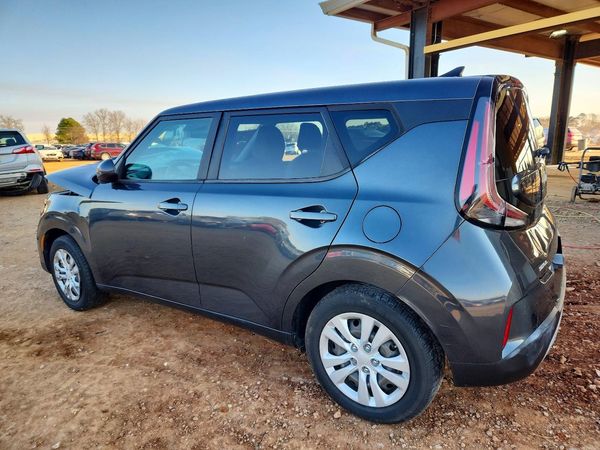 2023 KIA SOUL LX, S