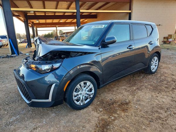 2023 KIA SOUL LX, S