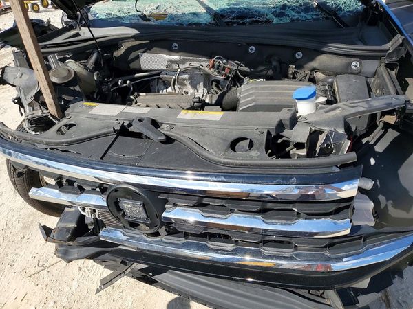 2021 VOLKSWAGEN ATLAS — Engine bay