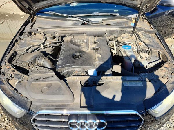 2014 AUDI A4 quattro Premium Plus — Engine bay