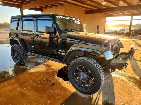 2013 JEEP WRANGLER Sahara — Passenger 3/4