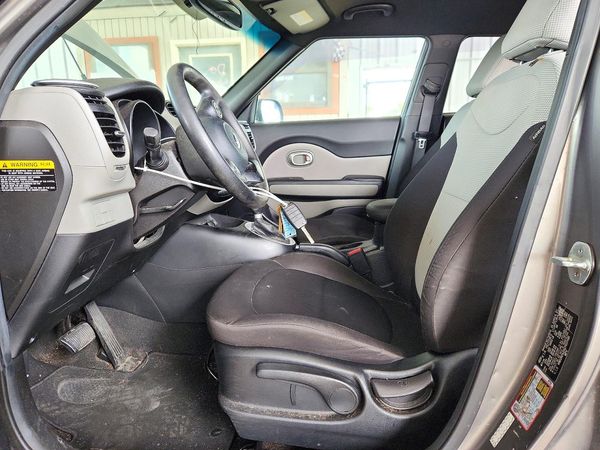 2016 KIA SOUL Plus — DENT
