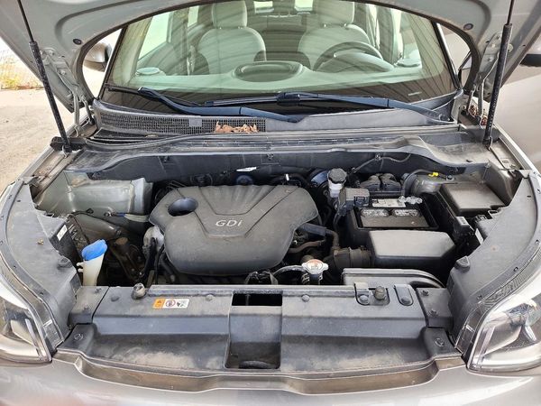 2016 KIA SOUL Plus — Engine bay