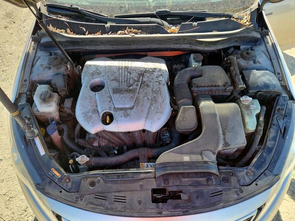 2013 KIA OPTIMA LX — Engine bay