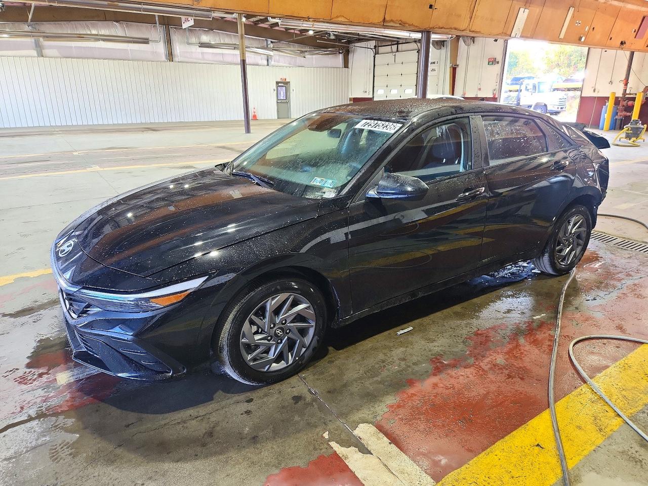 2026 HYUNDAI ELANTRA — Front 3/4