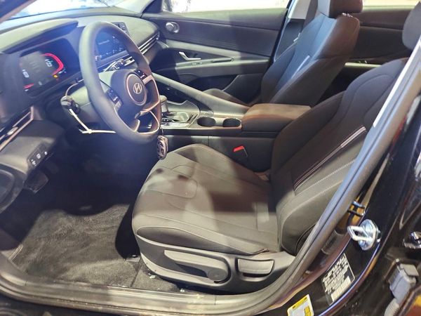 2026 HYUNDAI ELANTRA — DENT