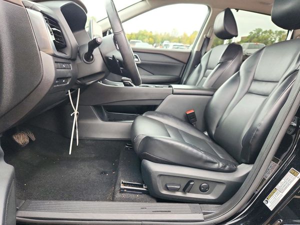 2021 NISSAN ROGUE SV — DENT
