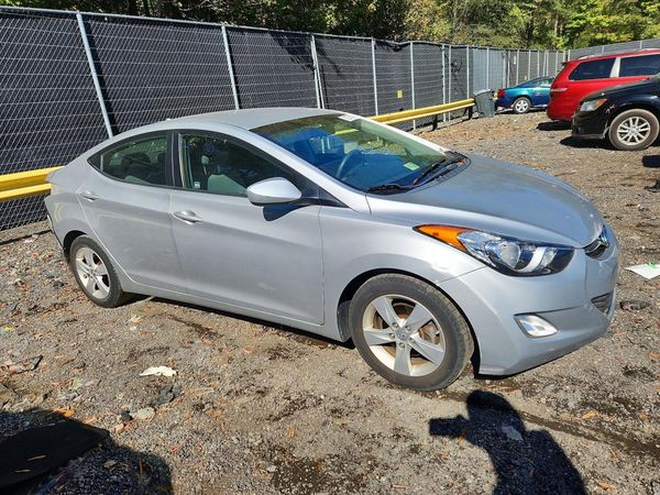 2013 HYUNDAI ELANTRA — Passenger 3/4