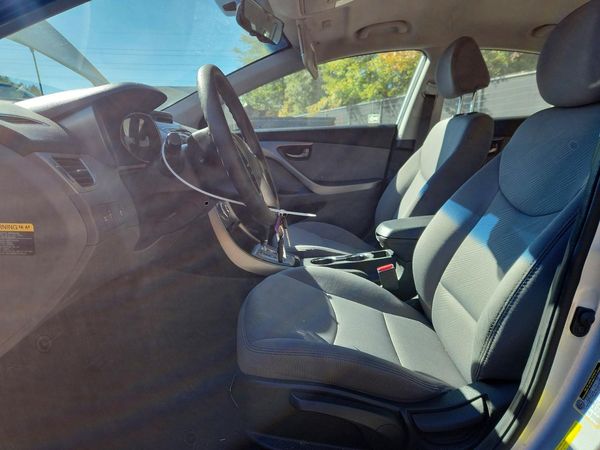2013 HYUNDAI ELANTRA — DENT