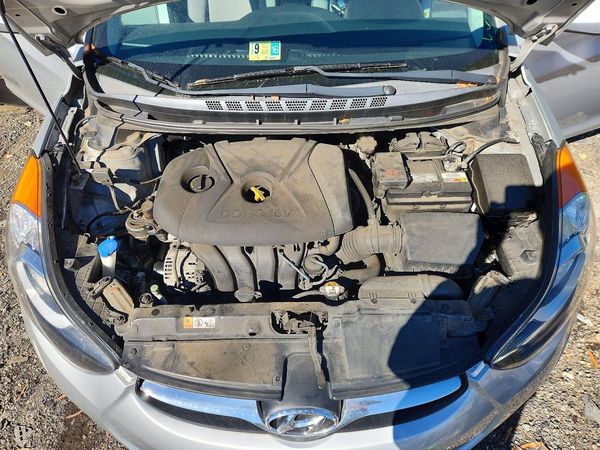 2013 HYUNDAI ELANTRA — Engine bay