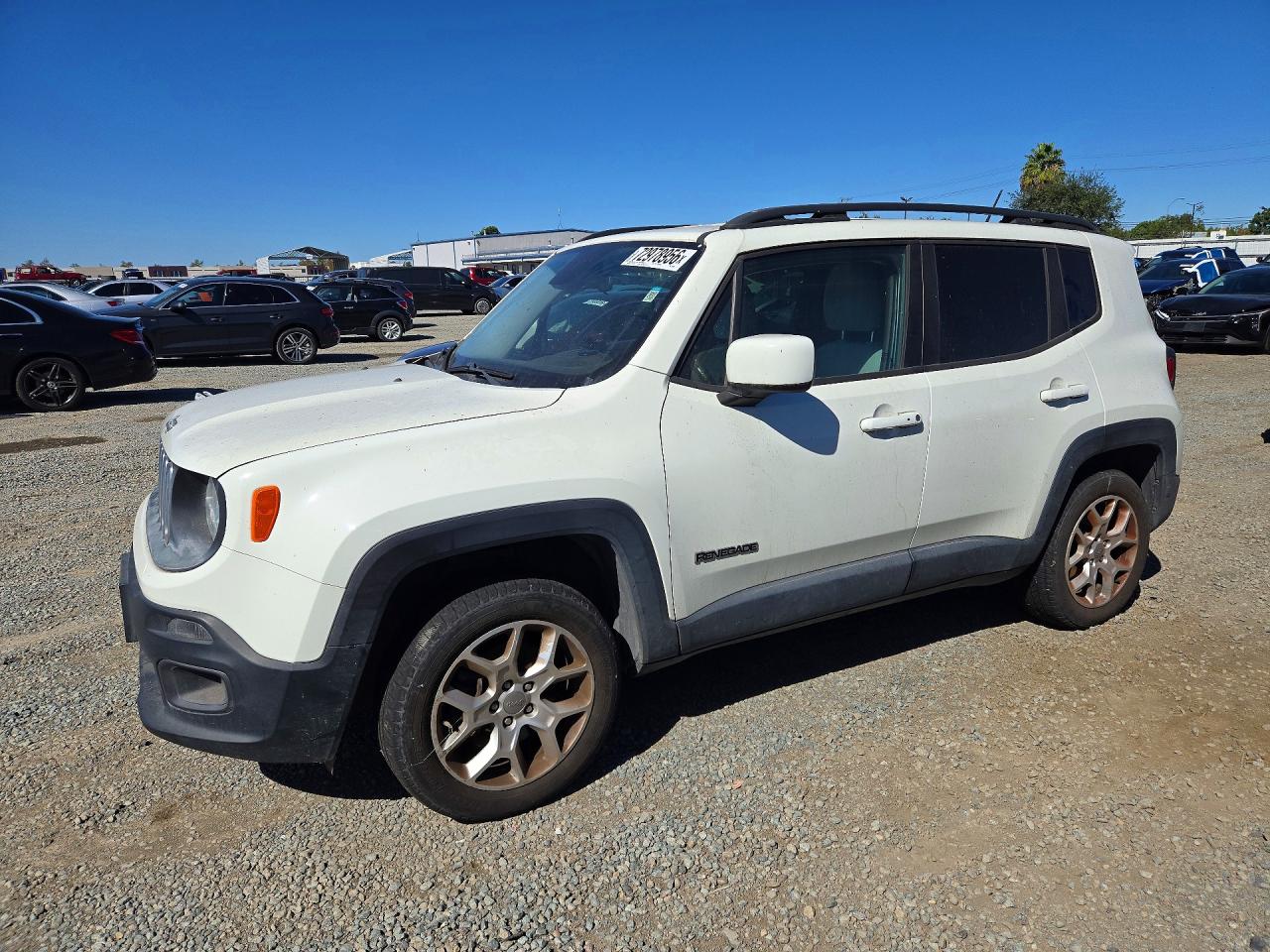 2016 JEEP RENEGADE — Front 3/4