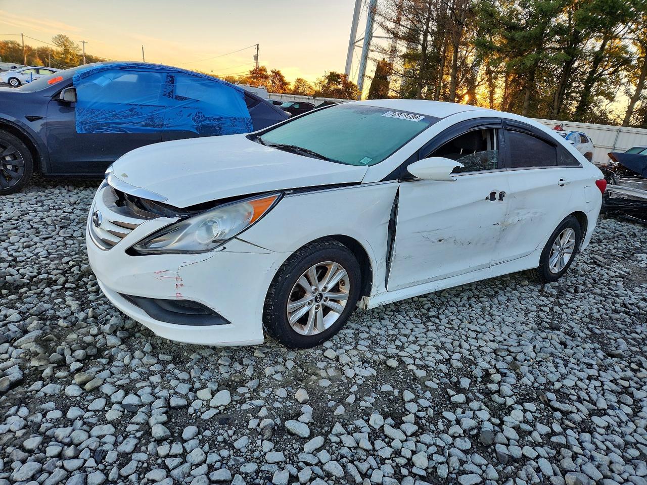 2014 HYUNDAI SONATA GLS/ GLS Popular — Front 3/4