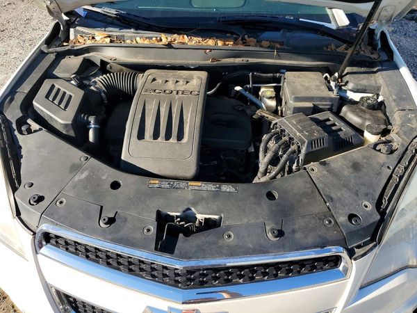 2015 CHEVROLET EQUINOX LTZ — Engine bay