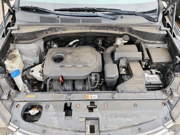 2017 HYUNDAI SANTA FE Base — Engine bay