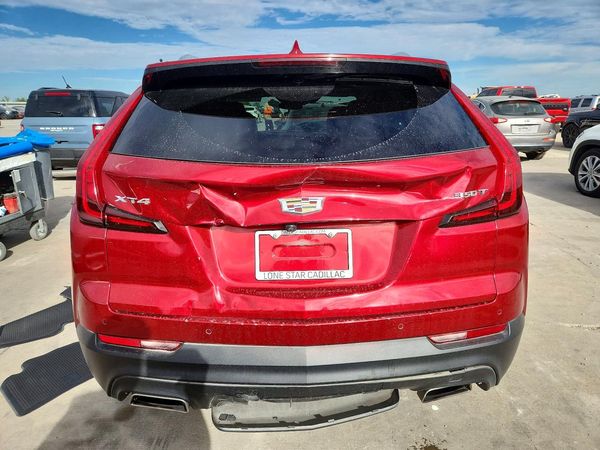 2022 CADILLAC XT4 Luxury — DIRR