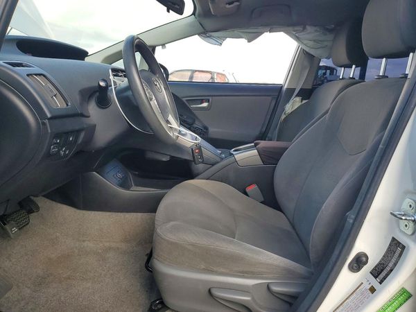 2014 TOYOTA PRIUS — DENT