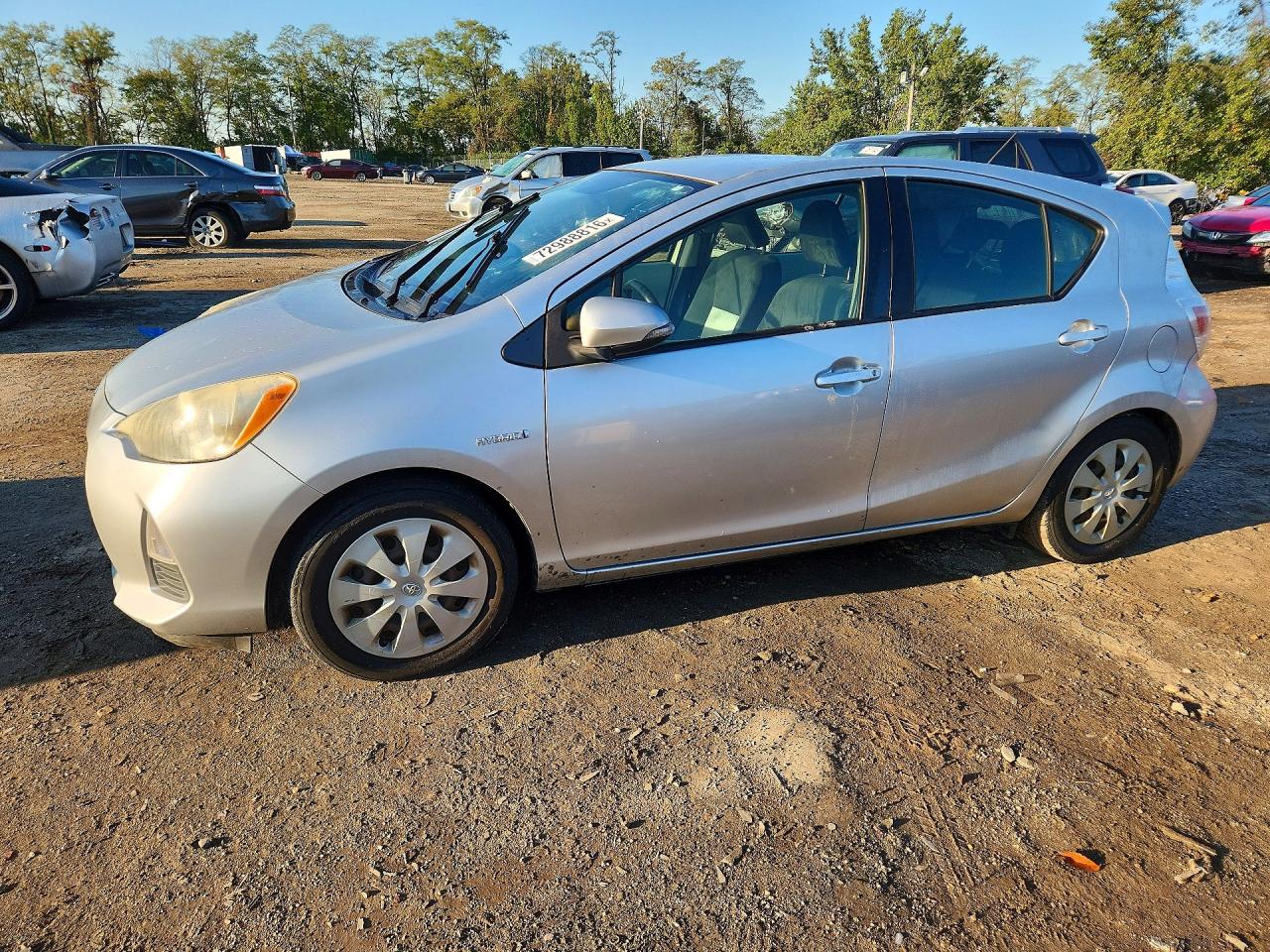 2012 TOYOTA PRIUS — Front 3/4