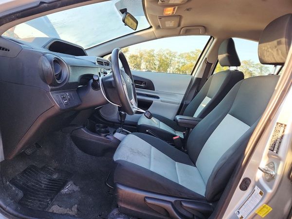 2012 TOYOTA PRIUS — DENT