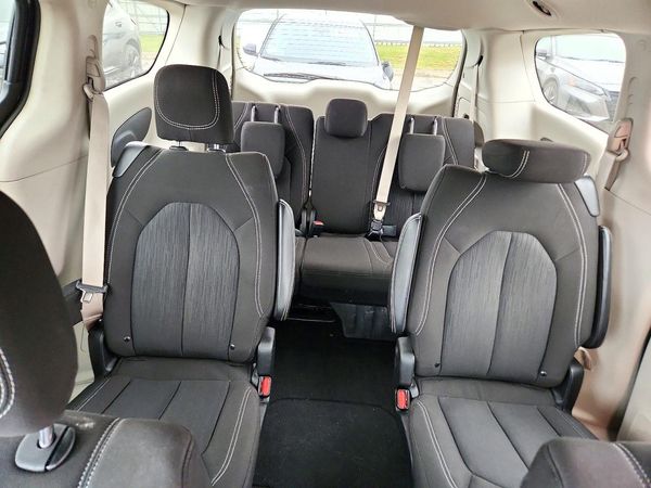 2024 CHRYSLER VOYAGER LX — SUVN