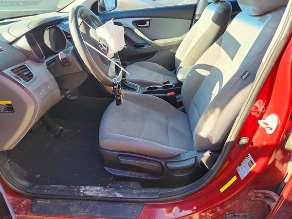 2016 HYUNDAI ELANTRA — DENT
