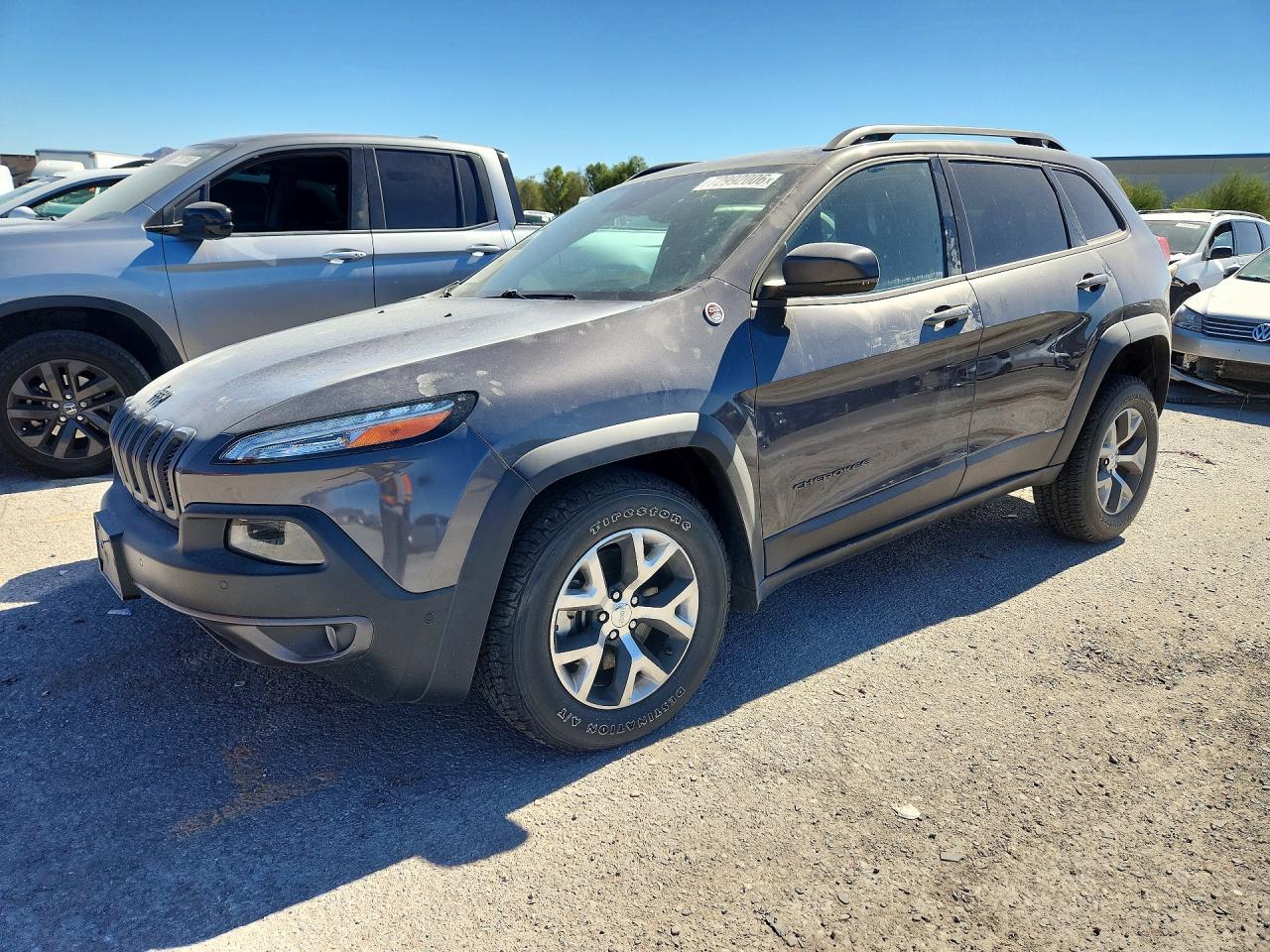 2014 JEEP CHEROKEE Trailhawk — Front 3/4