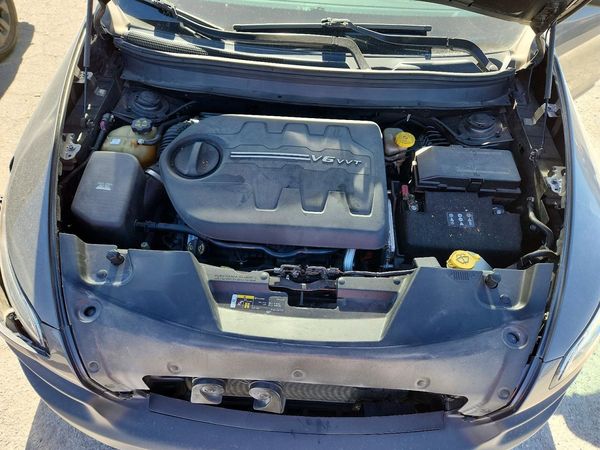 2014 JEEP CHEROKEE Trailhawk — Engine bay
