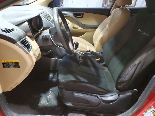 2012 HYUNDAI ELANTRA GLS(Middle grade) — DENT