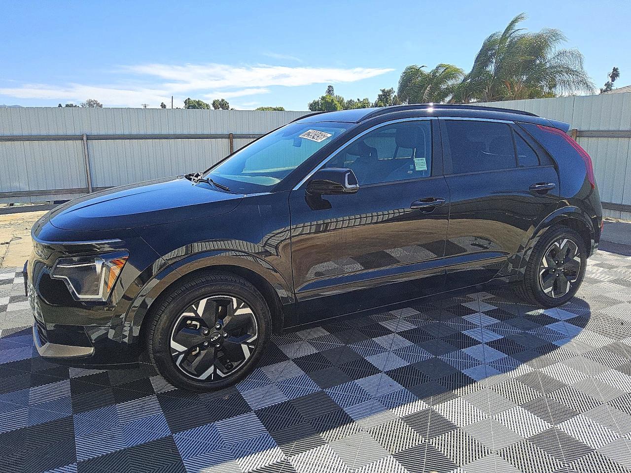 2024 KIA NIRO Wind — Front 3/4