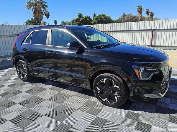 2024 KIA NIRO Wind — Passenger 3/4