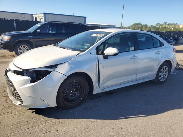 2026 TOYOTA COROLLA LE — Front 3/4