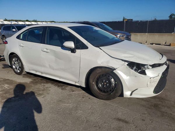 2026 TOYOTA COROLLA LE — Passenger 3/4