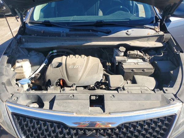 2015 KIA SPORTAGE GL - Middle-low — Engine bay